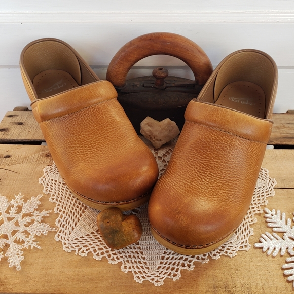 Dansko Pro Honey Clogs Burnished Distressed Pebble Leather Boho Cottage 8.5-9 - Picture 4 of 16